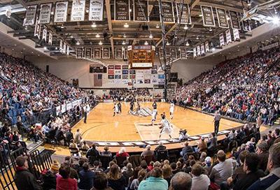 Game day photo of a packed 赖利中心竞技场